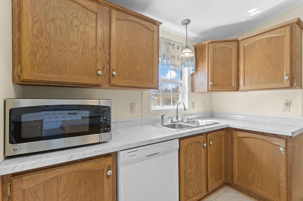 5 Dockside Lane Rochester NH 03867
