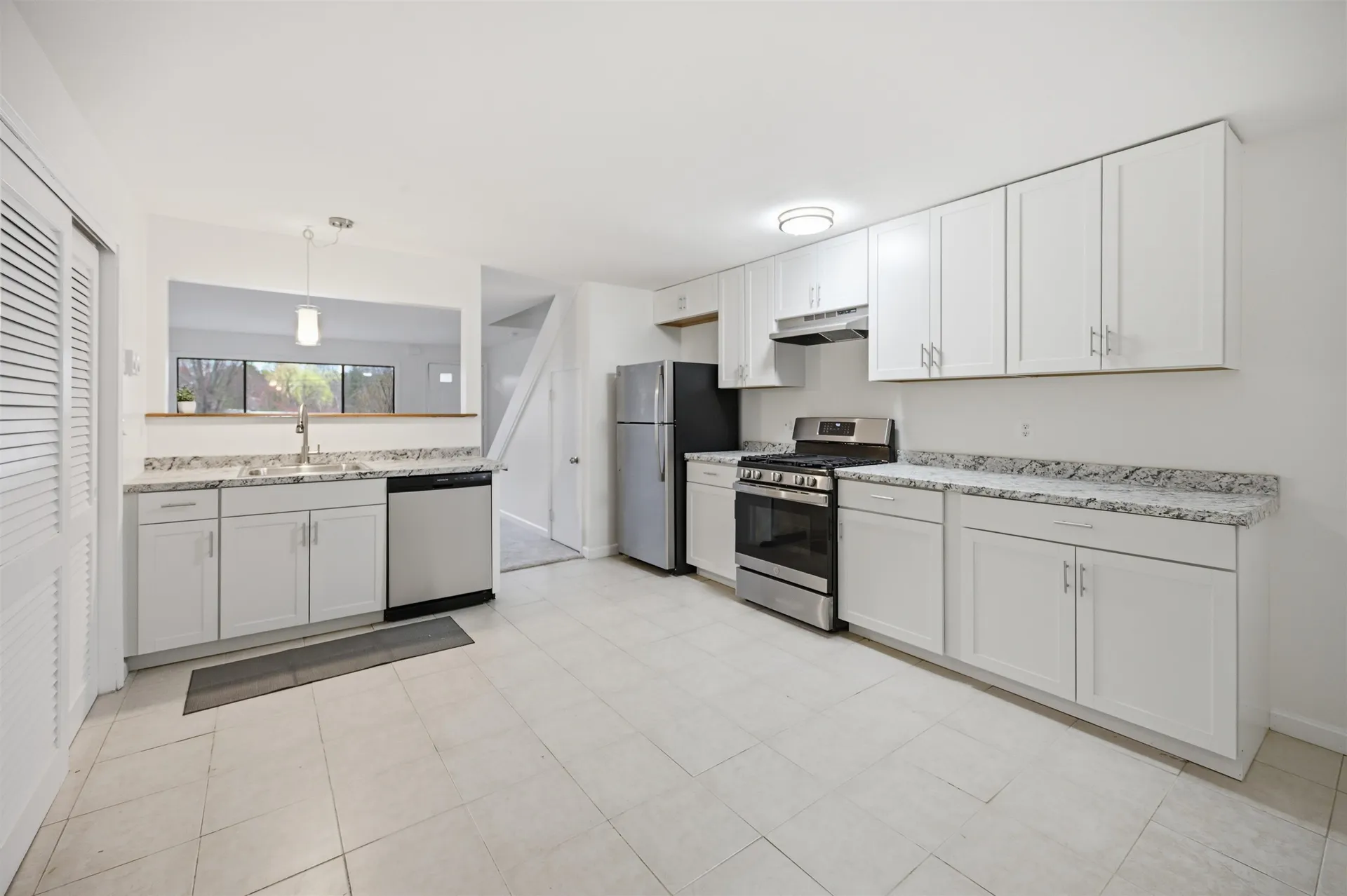 28 Chandler Avenue Plaistow NH 03865