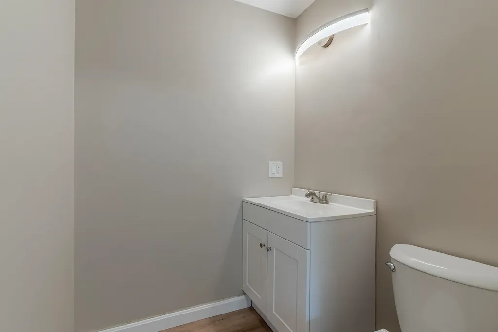 57 Dunns Bridge Lane Dover NH 03820