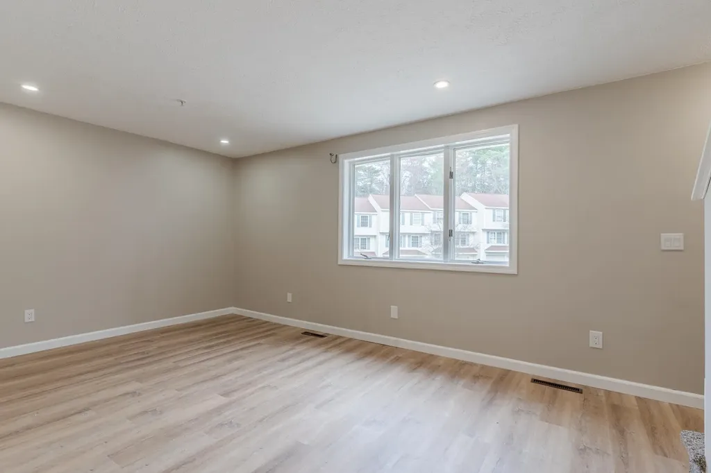 57 Dunns Bridge Lane Dover NH 03820