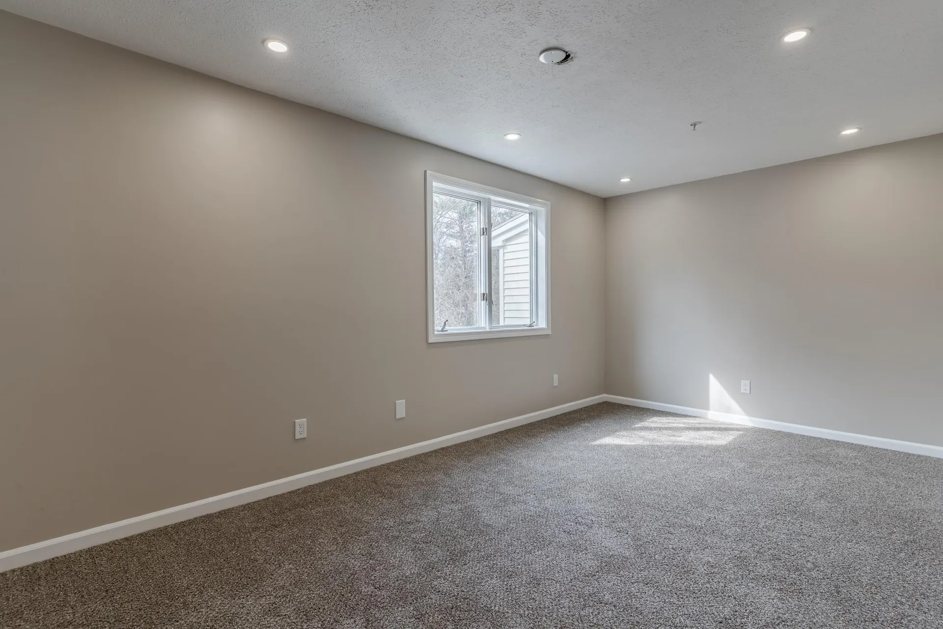 57 Dunns Bridge Lane Dover NH 03820