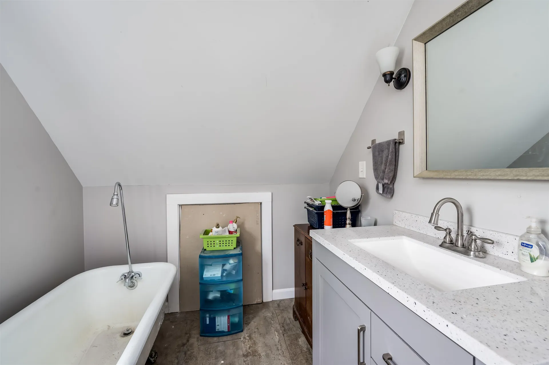 60 Batchelder Road Raymond NH 03077
