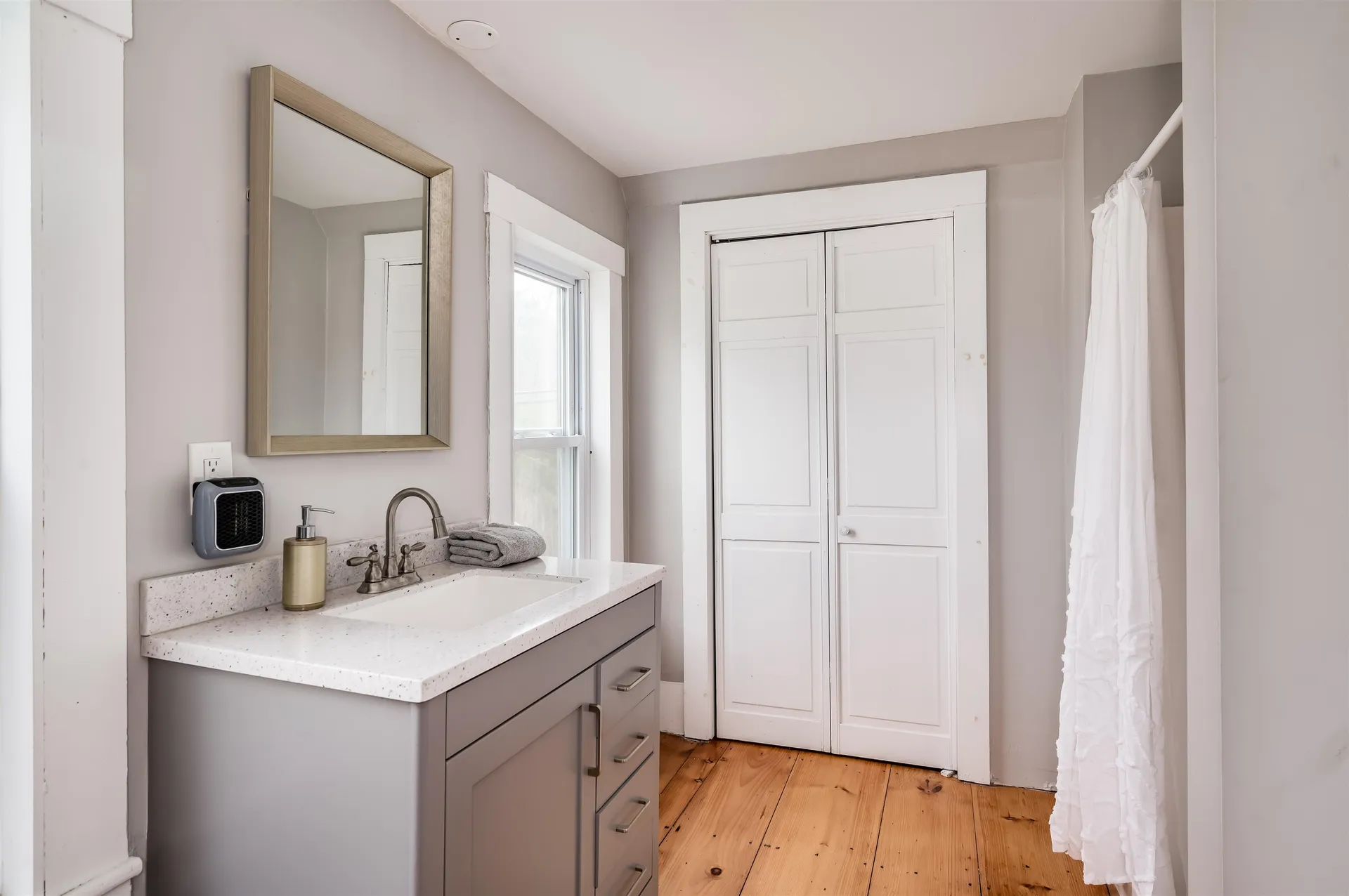 60 Batchelder Road Raymond NH 03077