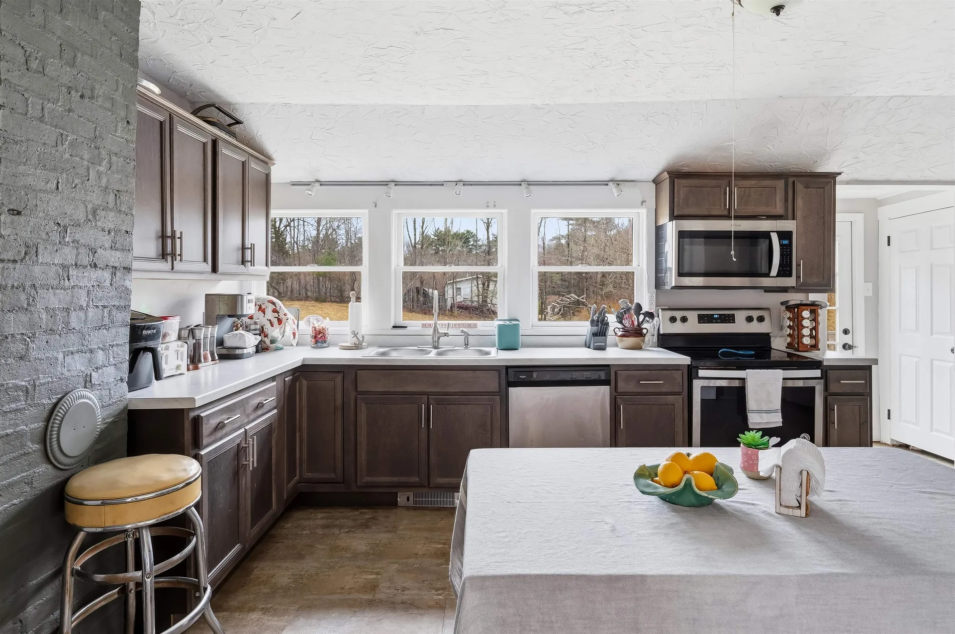 60 Batchelder Road Raymond NH 03077