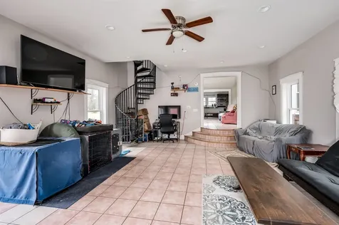 60 Batchelder Road Raymond NH 03077