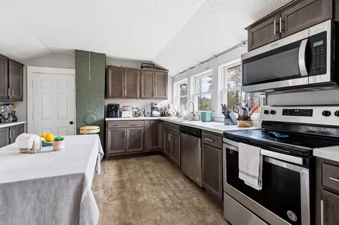 60 Batchelder Road Raymond NH 03077