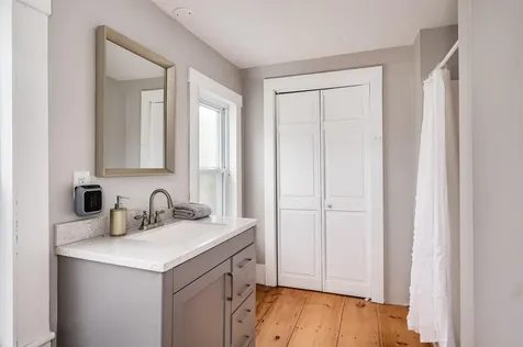 60 Batchelder Road Raymond NH 03077
