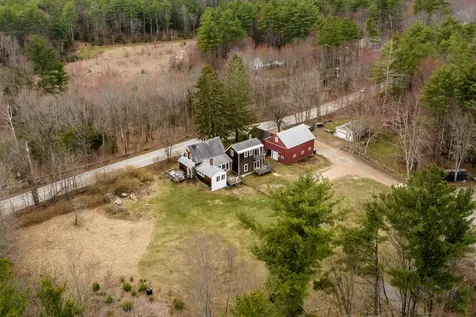 60 Batchelder Road Raymond NH 03077