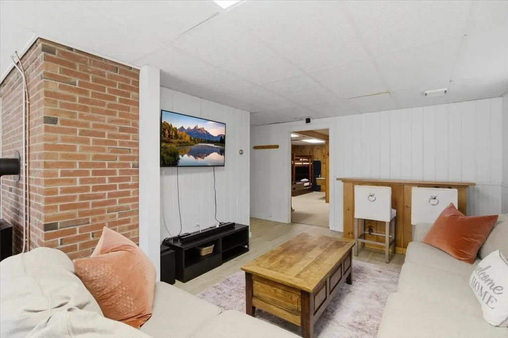 15 Sawmill Village Way Dover VT 05356