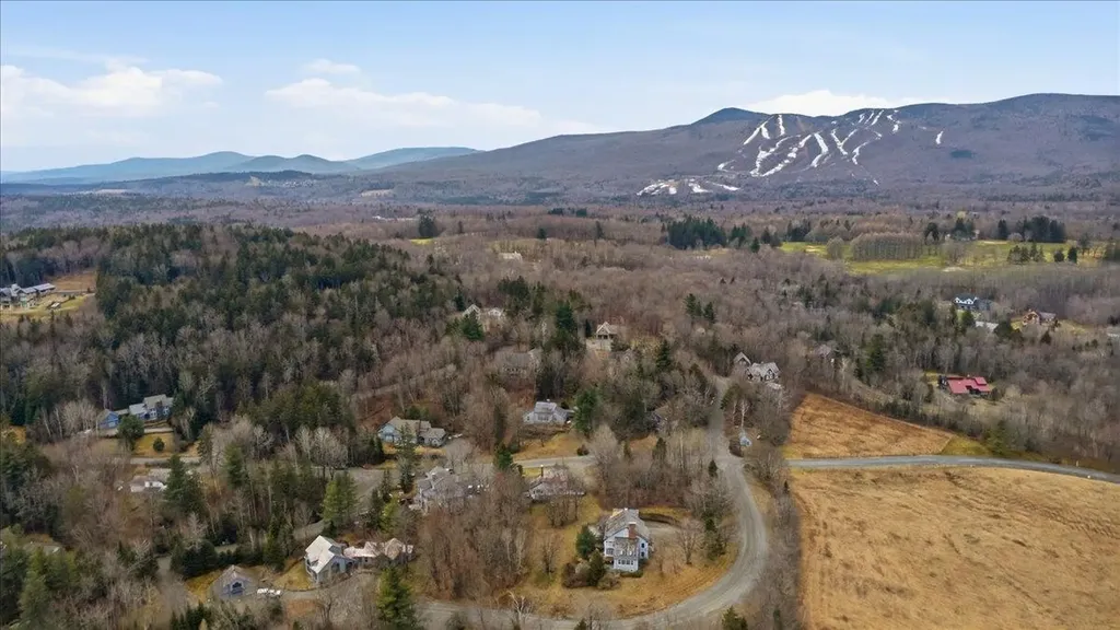 15 Sawmill Village Way Dover VT 05356