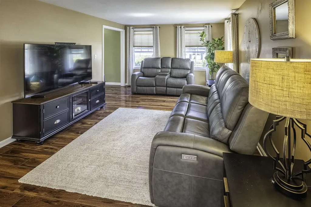 7 Hawthorne Circle Somersworth NH 03878