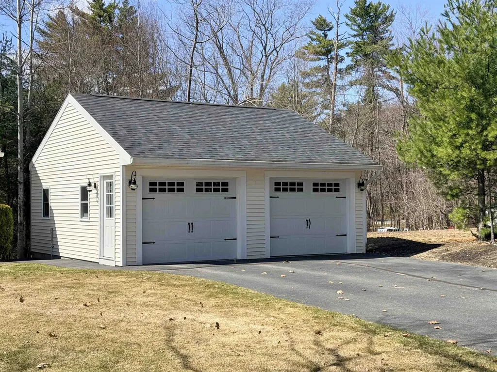7 Hawthorne Circle Somersworth NH 03878