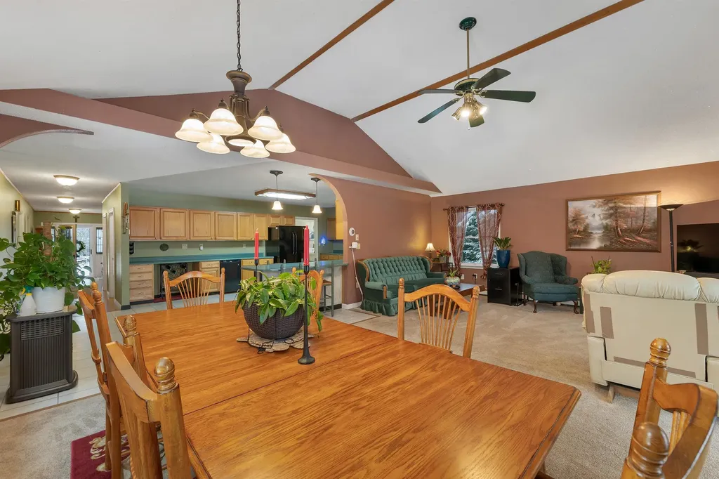 10 Oak Leaf Avenue Tuftonboro NH 03816