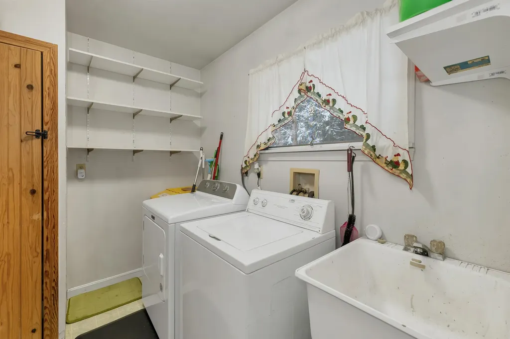 10 Oak Leaf Avenue Tuftonboro NH 03816