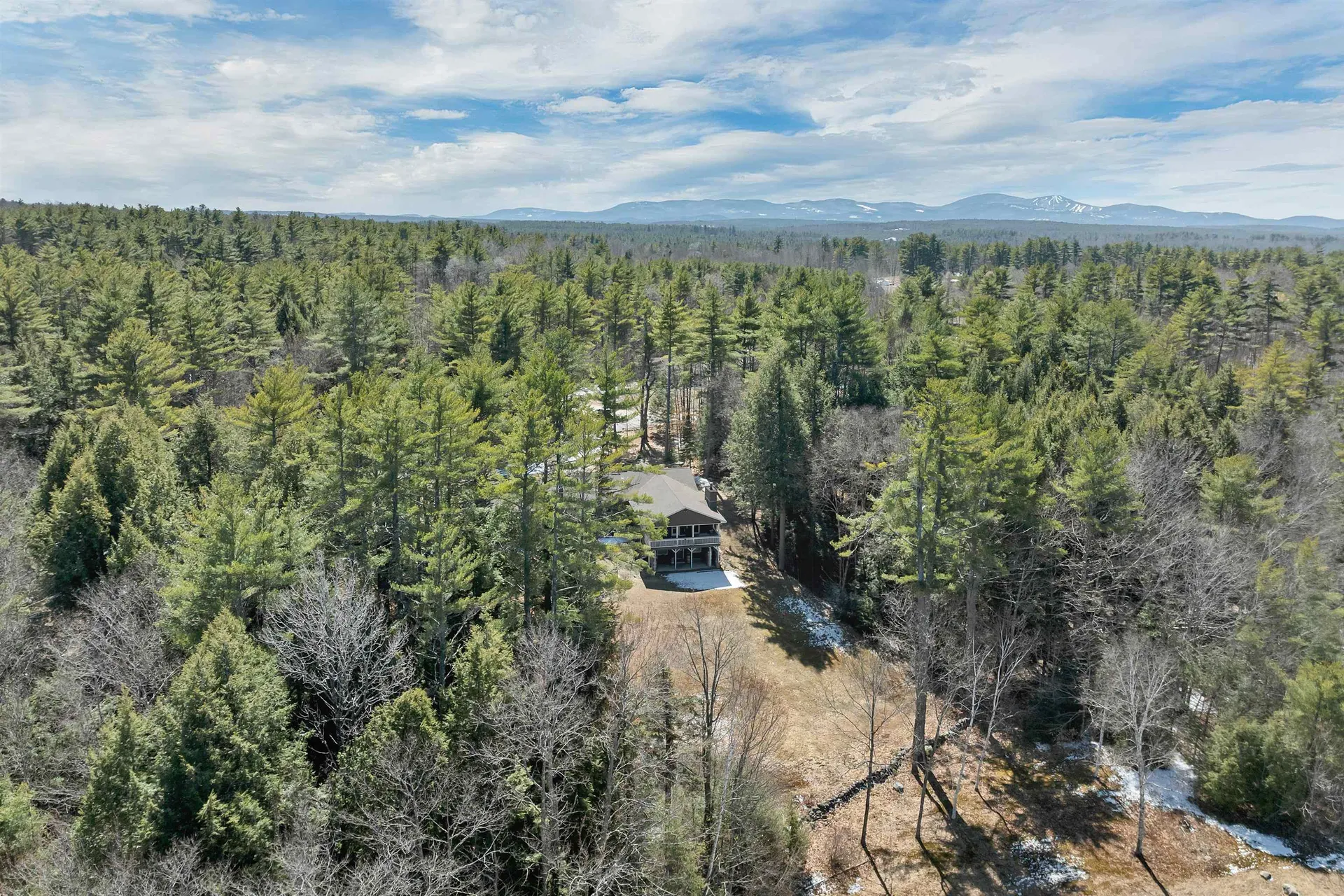 10 Oak Leaf Avenue Tuftonboro NH 03816