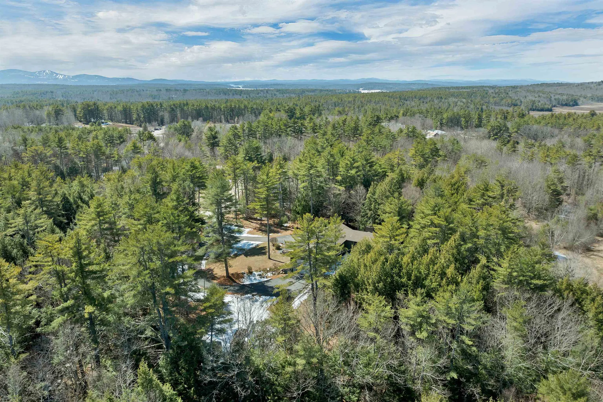10 Oak Leaf Avenue Tuftonboro NH 03816