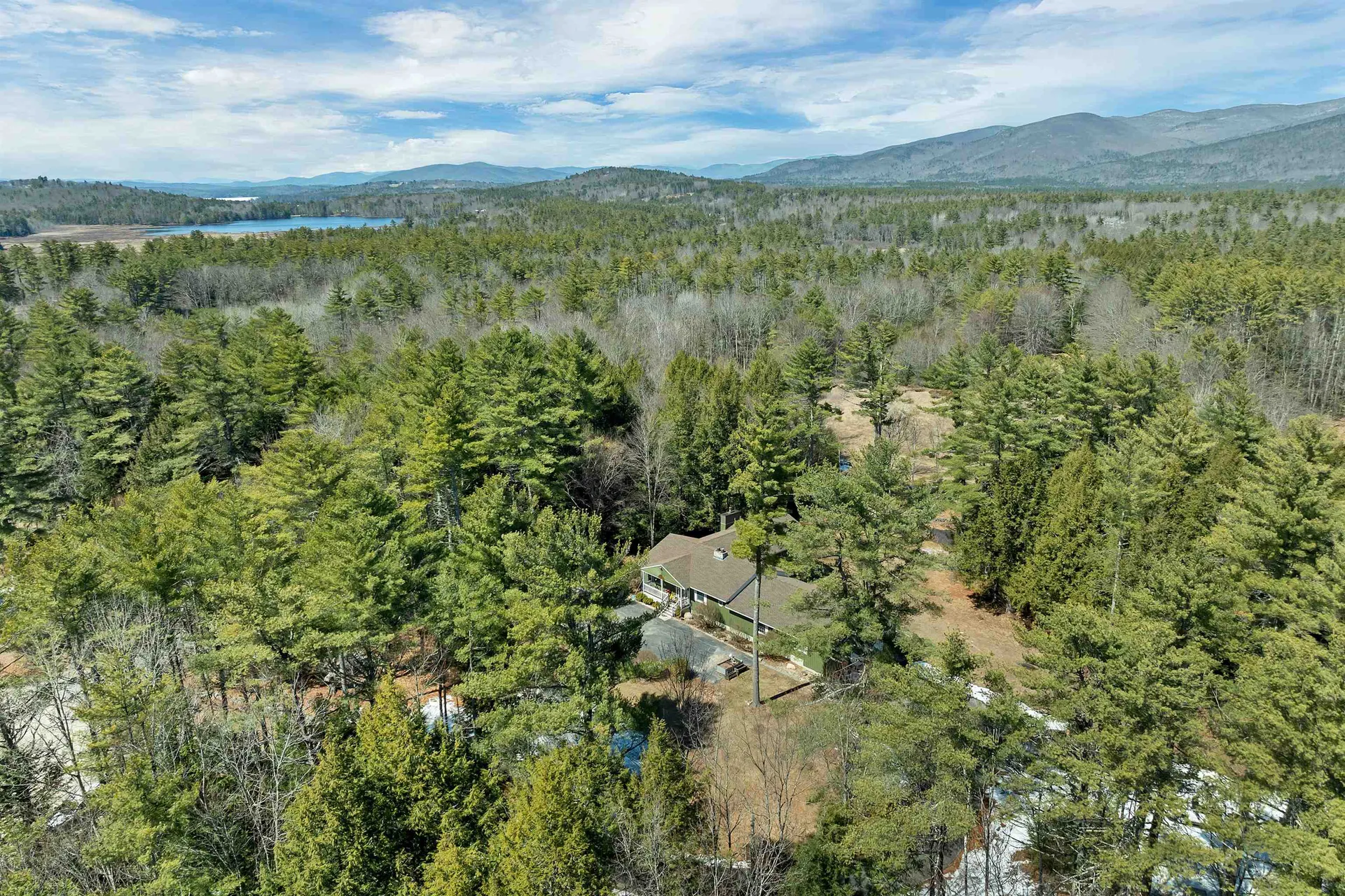 10 Oak Leaf Avenue Tuftonboro NH 03816