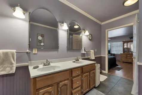 10 Oak Leaf Avenue Tuftonboro NH 03816