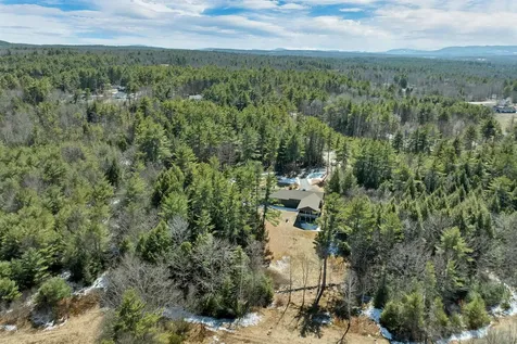 10 Oak Leaf Avenue Tuftonboro NH 03816