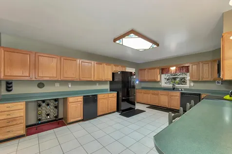 10 Oak Leaf Avenue Tuftonboro NH 03816