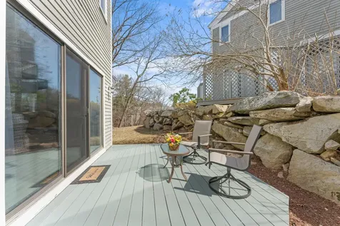 12 Heather Court Nashua NH 03062