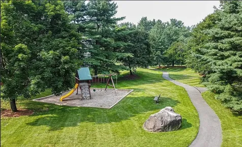 12 Heather Court Nashua NH 03062
