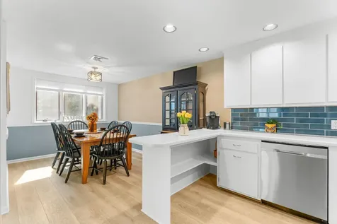 12 Heather Court Nashua NH 03062