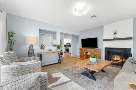 12 Heather Court Nashua NH 03062