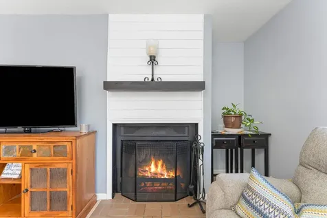 12 Heather Court Nashua NH 03062