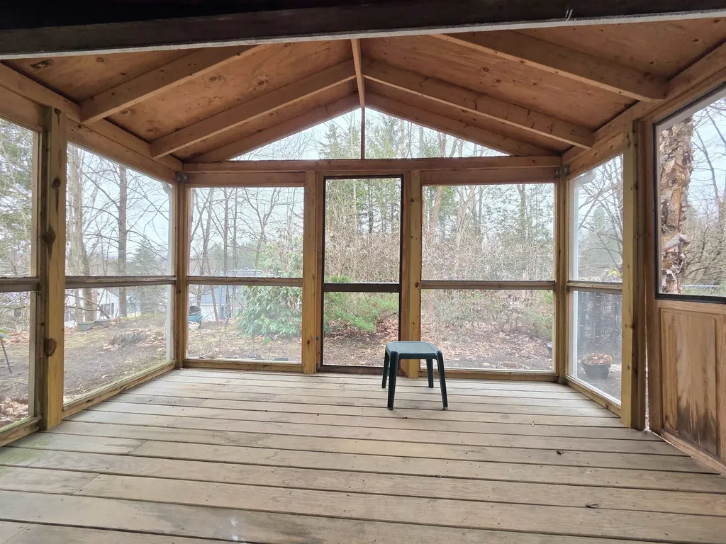 85 Underclyffe Road St. Johnsbury VT 05819