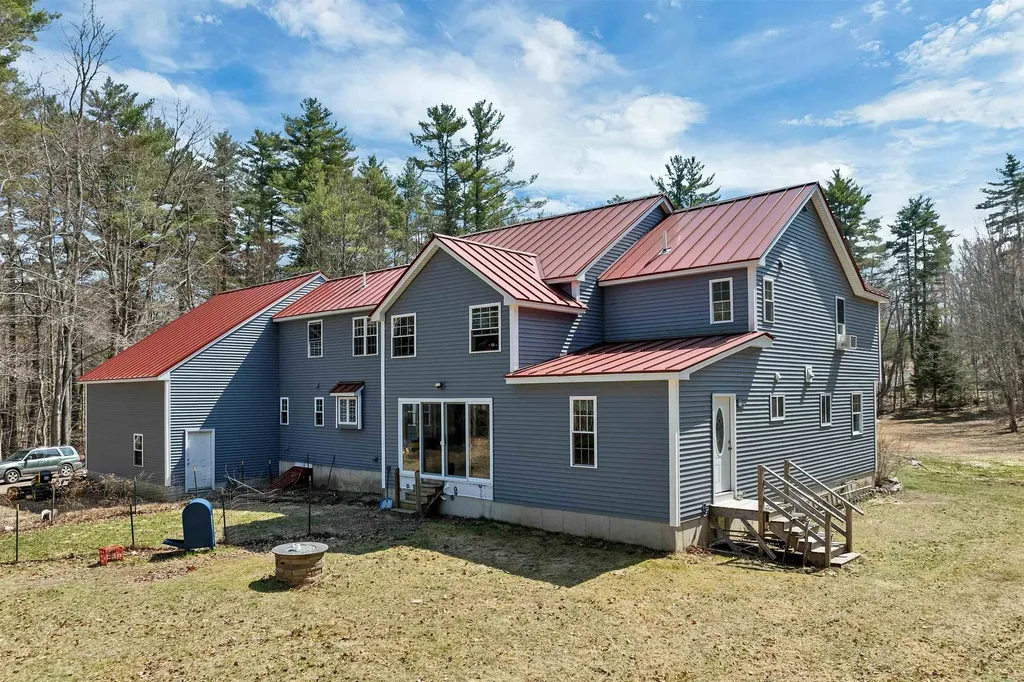 47 Little Mill Road Sandown NH 03873