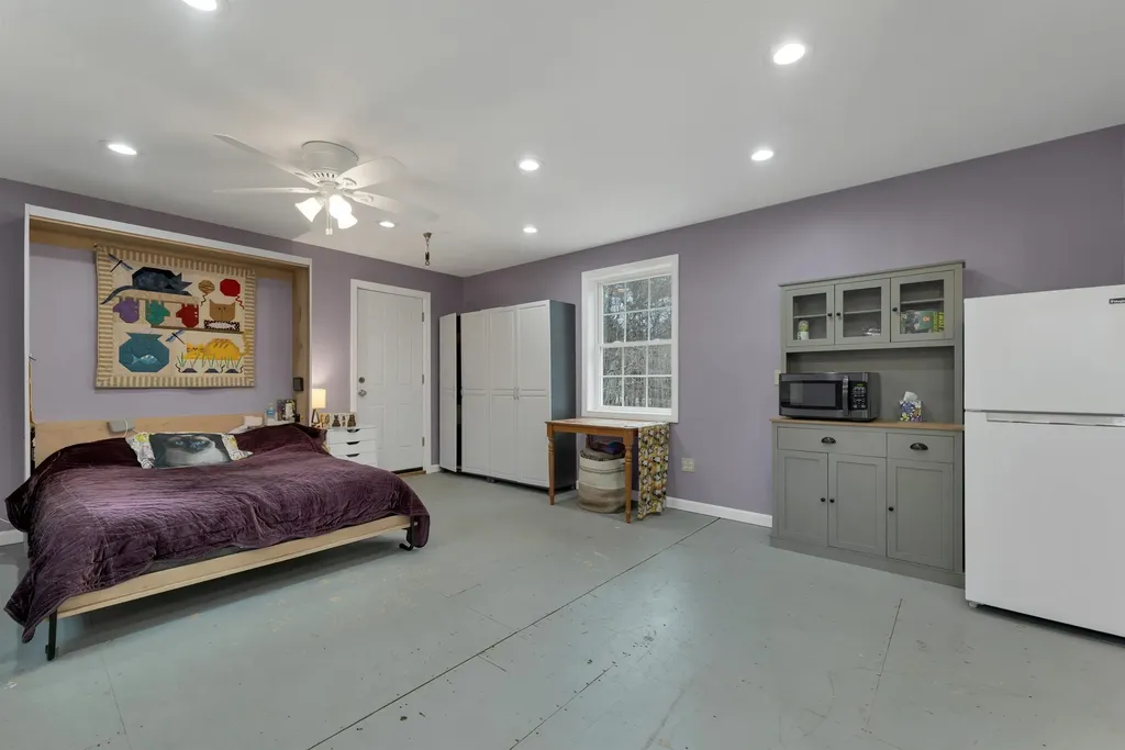 47 Little Mill Road Sandown NH 03873