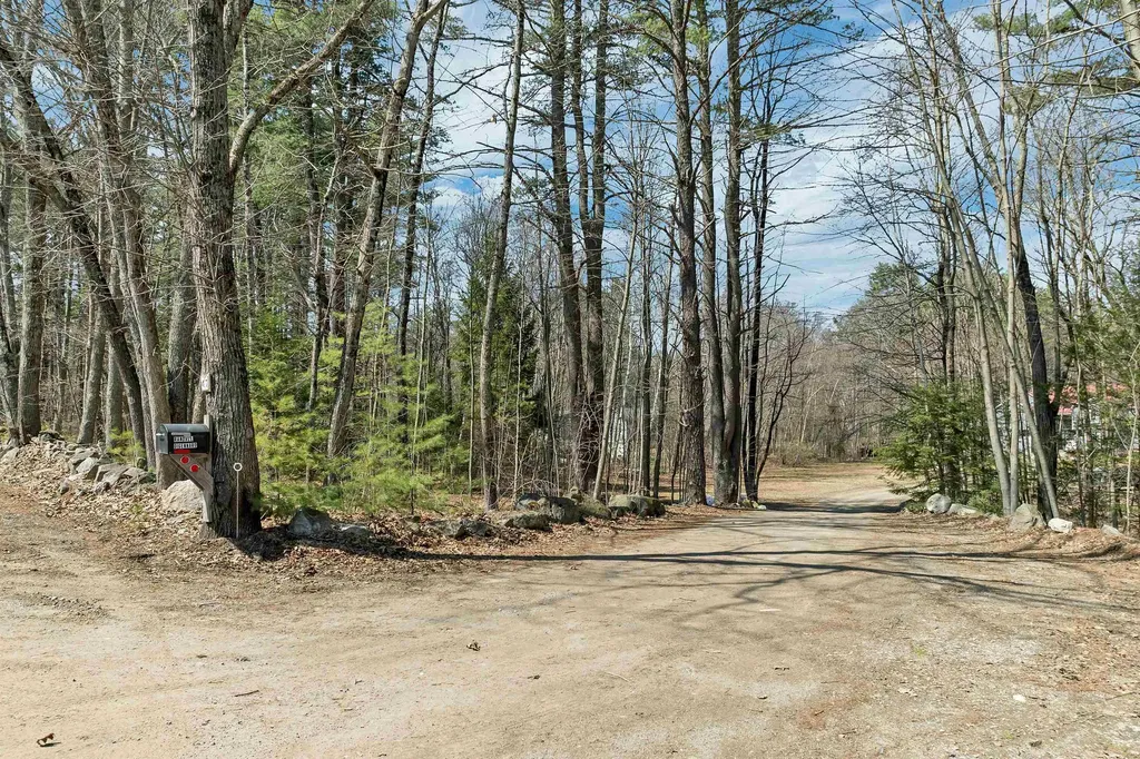47 Little Mill Road Sandown NH 03873