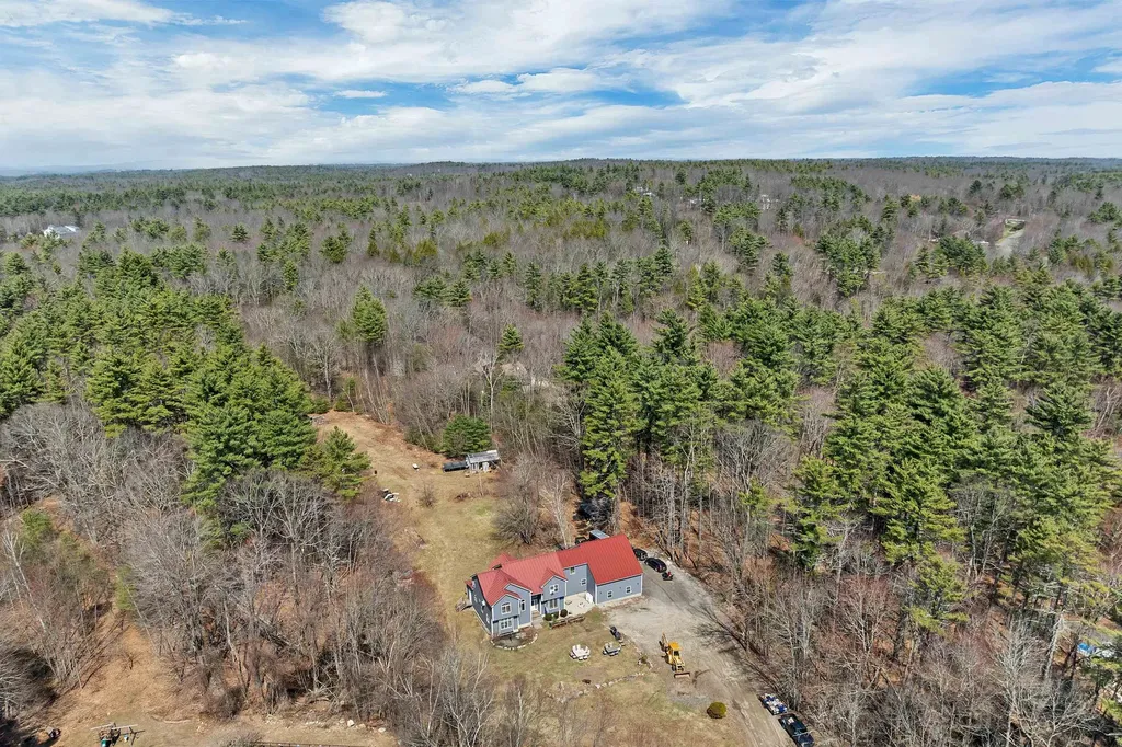 47 Little Mill Road Sandown NH 03873