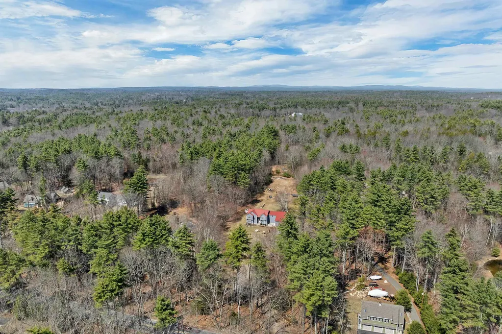 47 Little Mill Road Sandown NH 03873