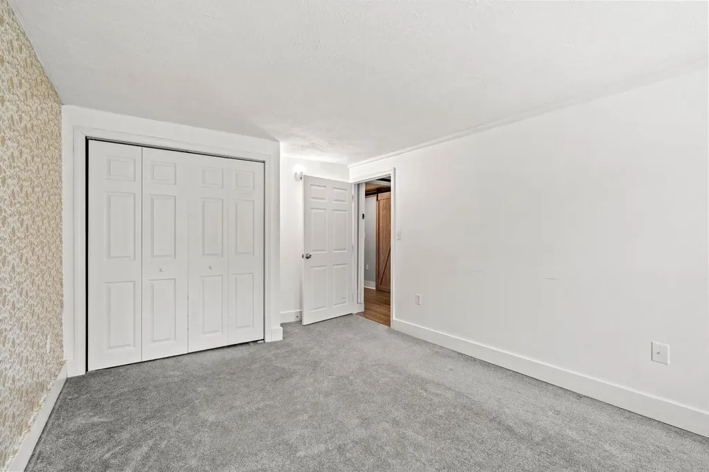 214 Maplehurst Avenue Manchester NH 03104