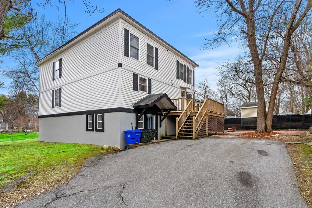 214 Maplehurst Avenue Manchester NH 03104