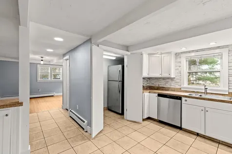 214 Maplehurst Avenue Manchester NH 03104