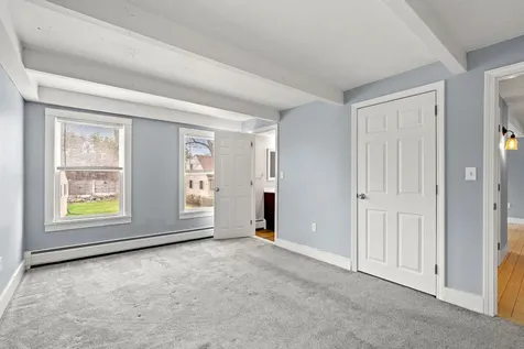 214 Maplehurst Avenue Manchester NH 03104