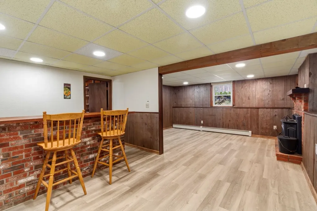 24 Jay Drive Gilford NH 03249