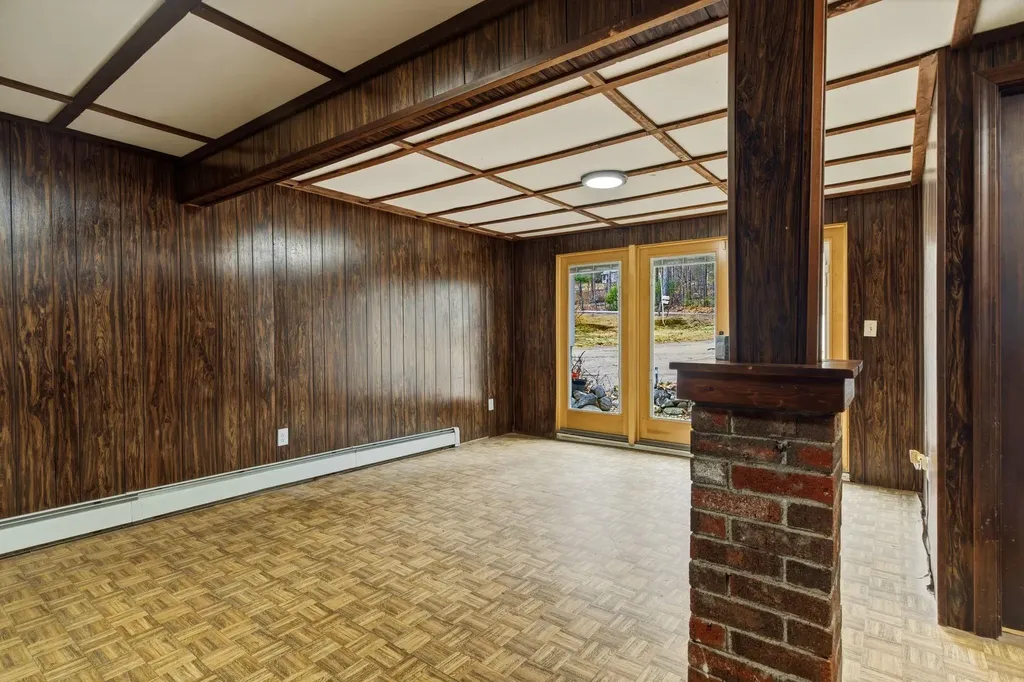 24 Jay Drive Gilford NH 03249