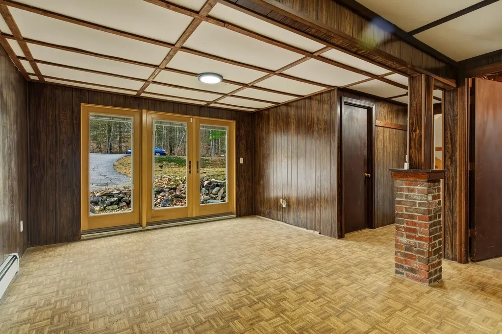 24 Jay Drive Gilford NH 03249