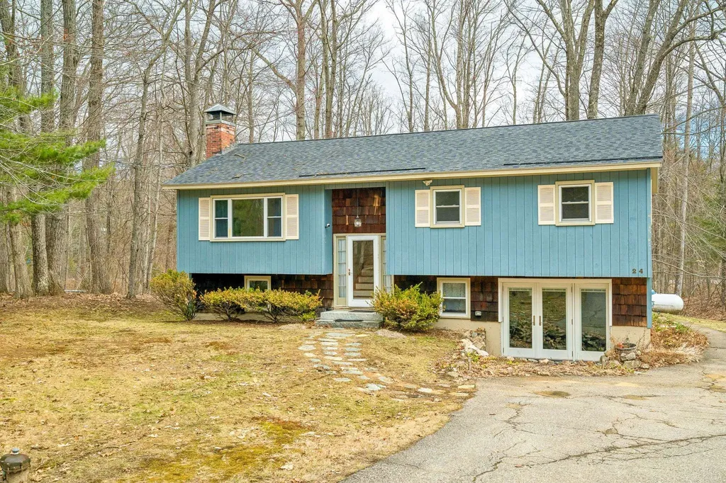 24 Jay Drive Gilford NH 03249