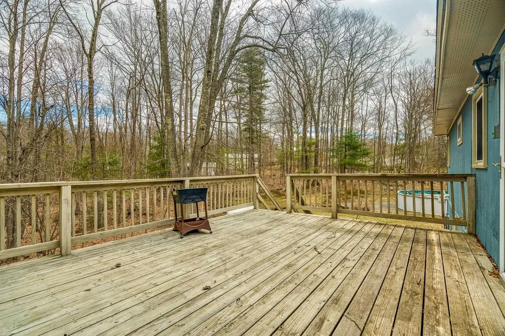 24 Jay Drive Gilford NH 03249