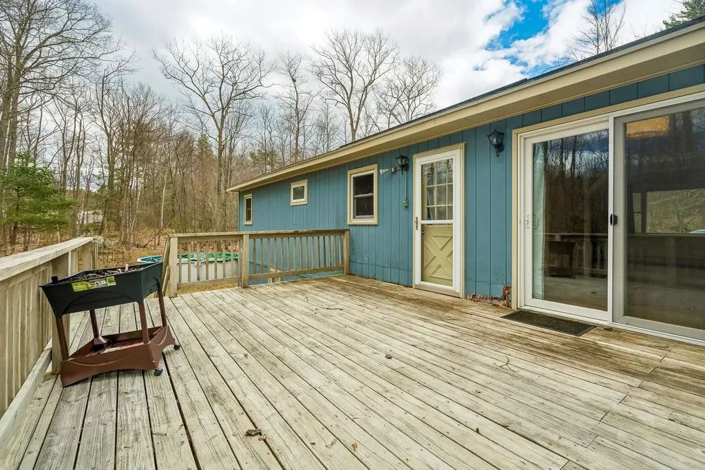 24 Jay Drive Gilford NH 03249