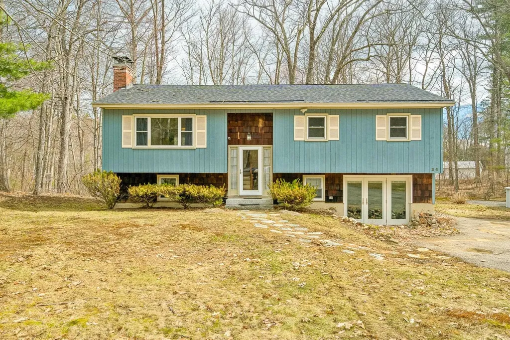 24 Jay Drive Gilford NH 03249