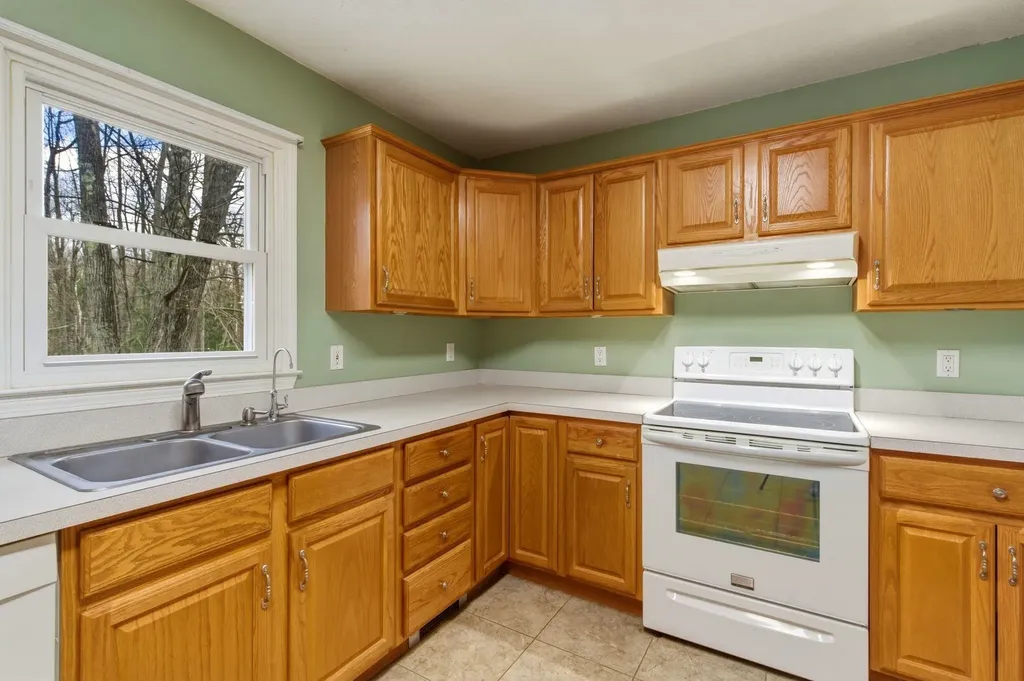 24 Jay Drive Gilford NH 03249