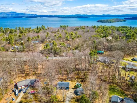 24 Jay Drive Gilford NH 03249
