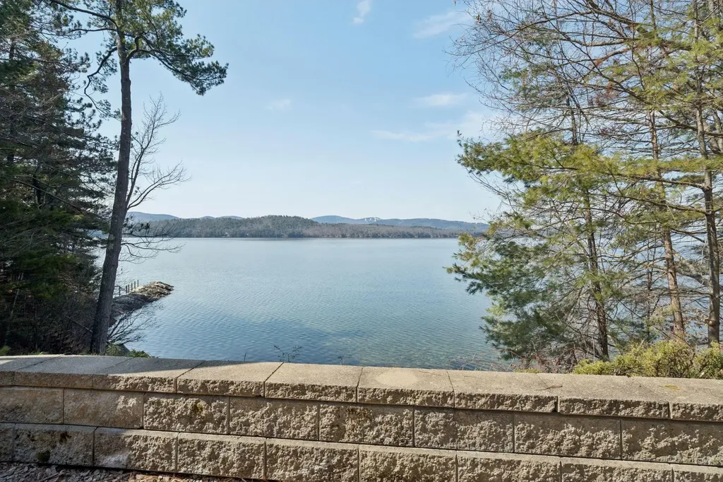 9 Umbrella Point Wolfeboro NH 03894