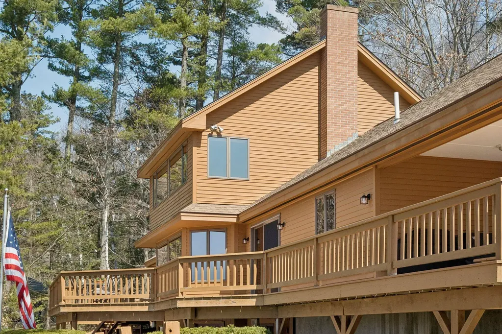 9 Umbrella Point Wolfeboro NH 03894
